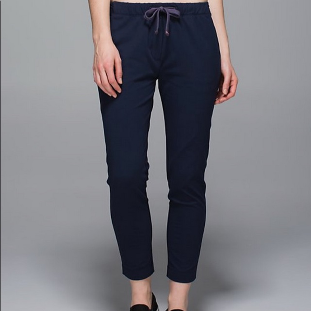 Lululemon size 2 jet slim crop